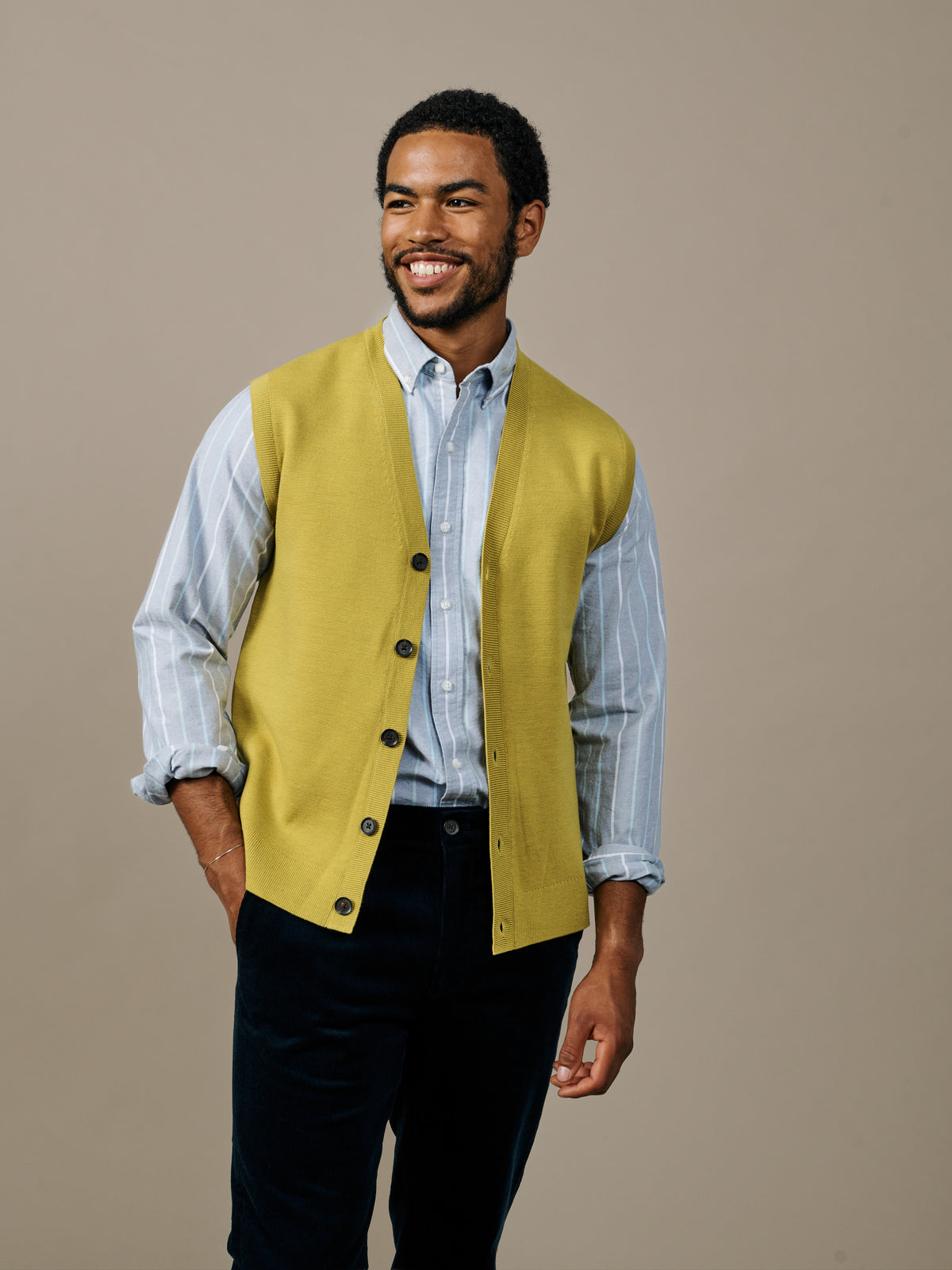 Aubin Gold Portman Extra Fine Merino Waistcoat | Waistcoat