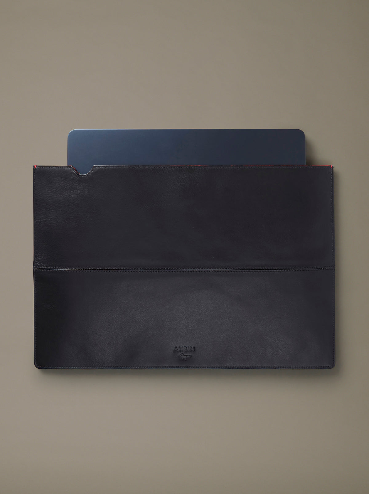 Aubin Black/Oxblood Alma Laptop Sleeve | Accessories