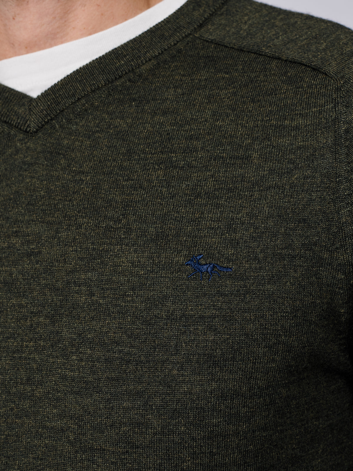 Aubin Dark Khaki Burnham Extra Fine Merino V-Neck Jumper | V-Neck