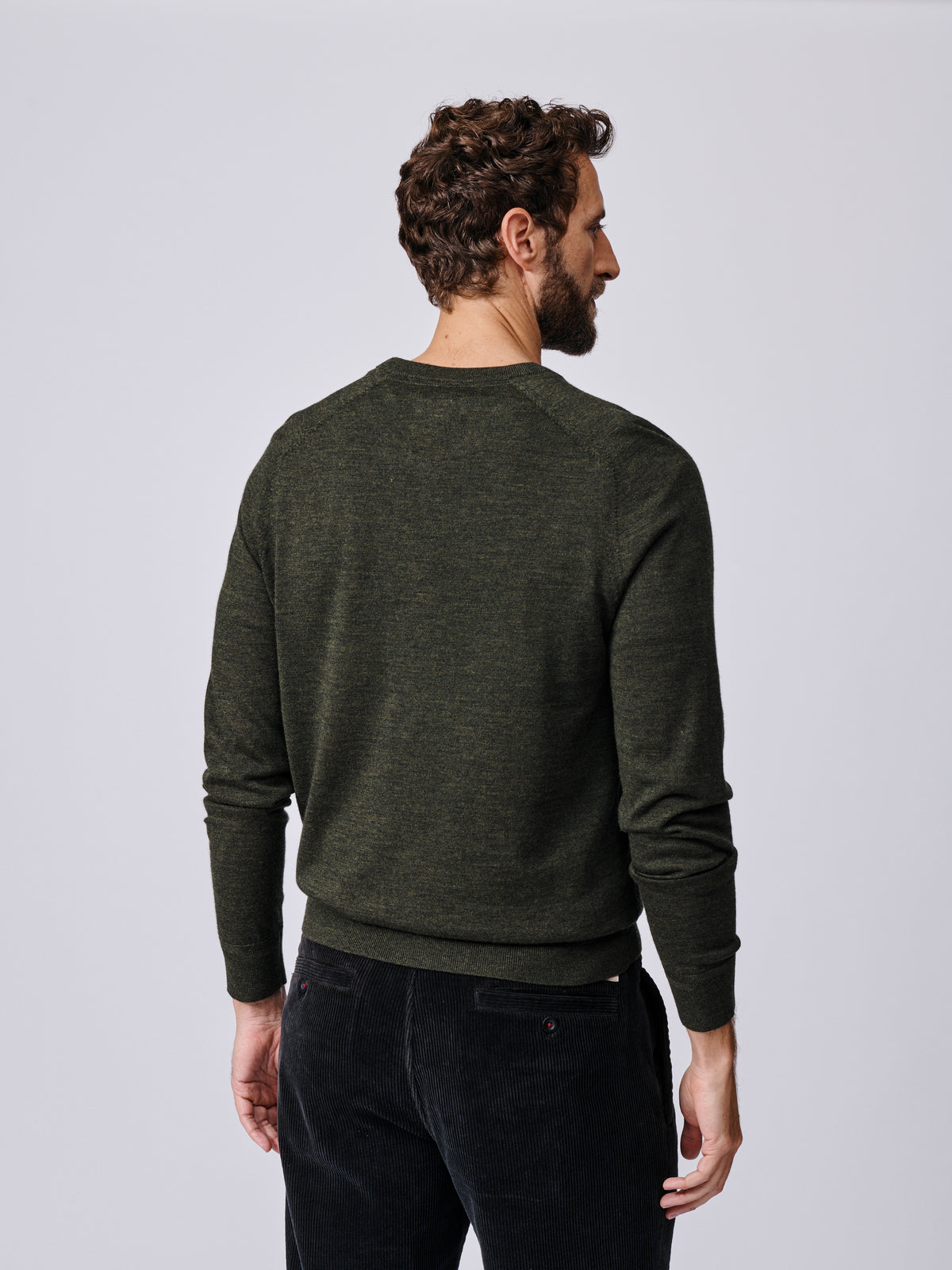 Aubin Dark Khaki Burnham Extra Fine Merino V-Neck Jumper | V-Neck