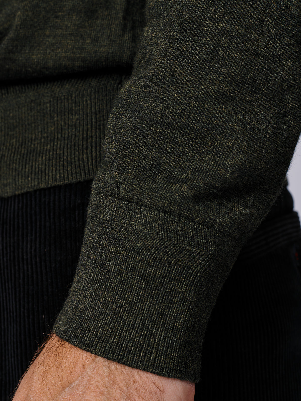 Aubin Dark Khaki Burnham Extra Fine Merino V-Neck Jumper | V-Neck