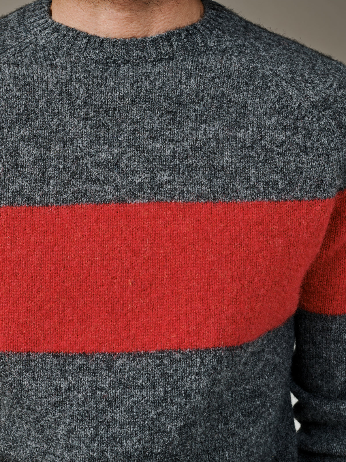 Aubin Charcoal/Rouge Prestwick Shetland Crew Neck Jumper | Crew Neck