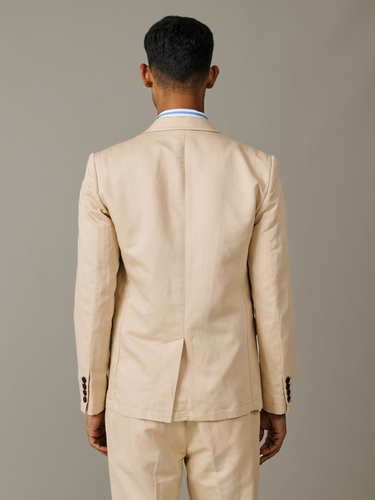Video of Aubin Pasmore Jacket in Sand
