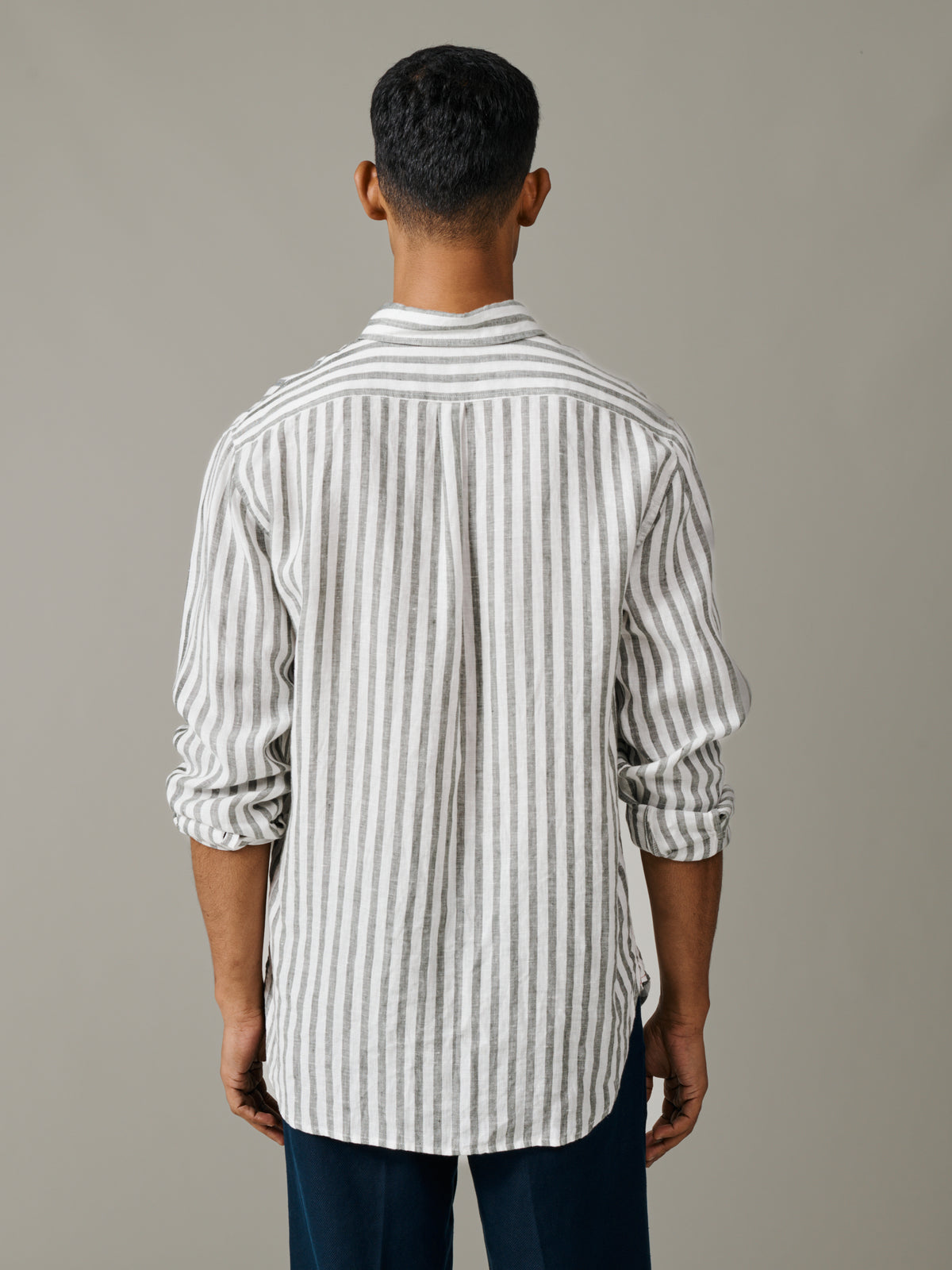 Video of Aubin Worlaby Linen Shirt in Khaki Stripe